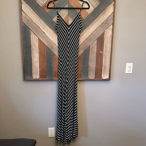 Maxi dress in black and white stripe size medium by Kut from the Kloth